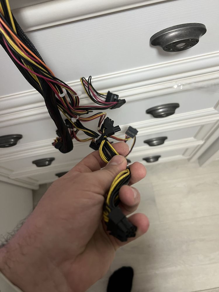 Блок питания 500W Huntkey работает но свистит
