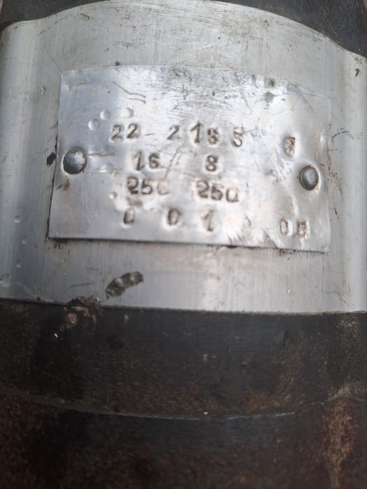 Pompa hidraulica dublu corp