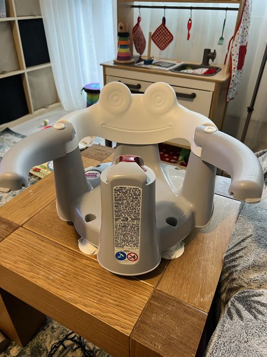 Scaun de baie cu ventuze