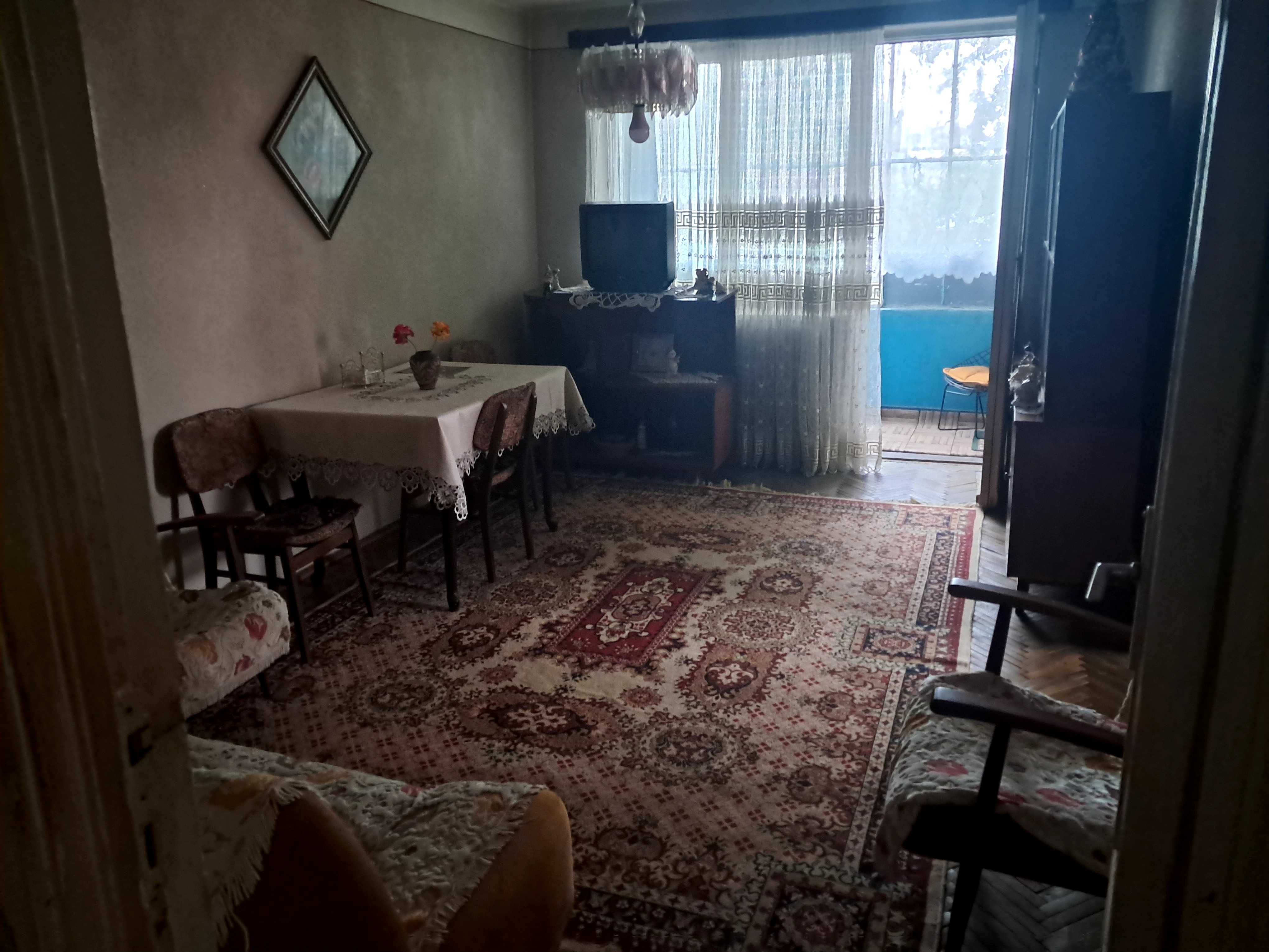 Vand apartament 3 camere