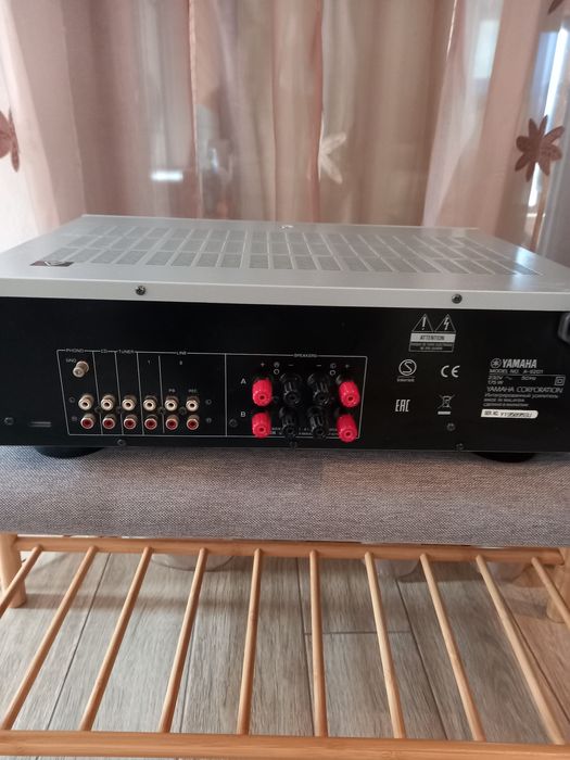 Vând amplificator Yamaha A-S201