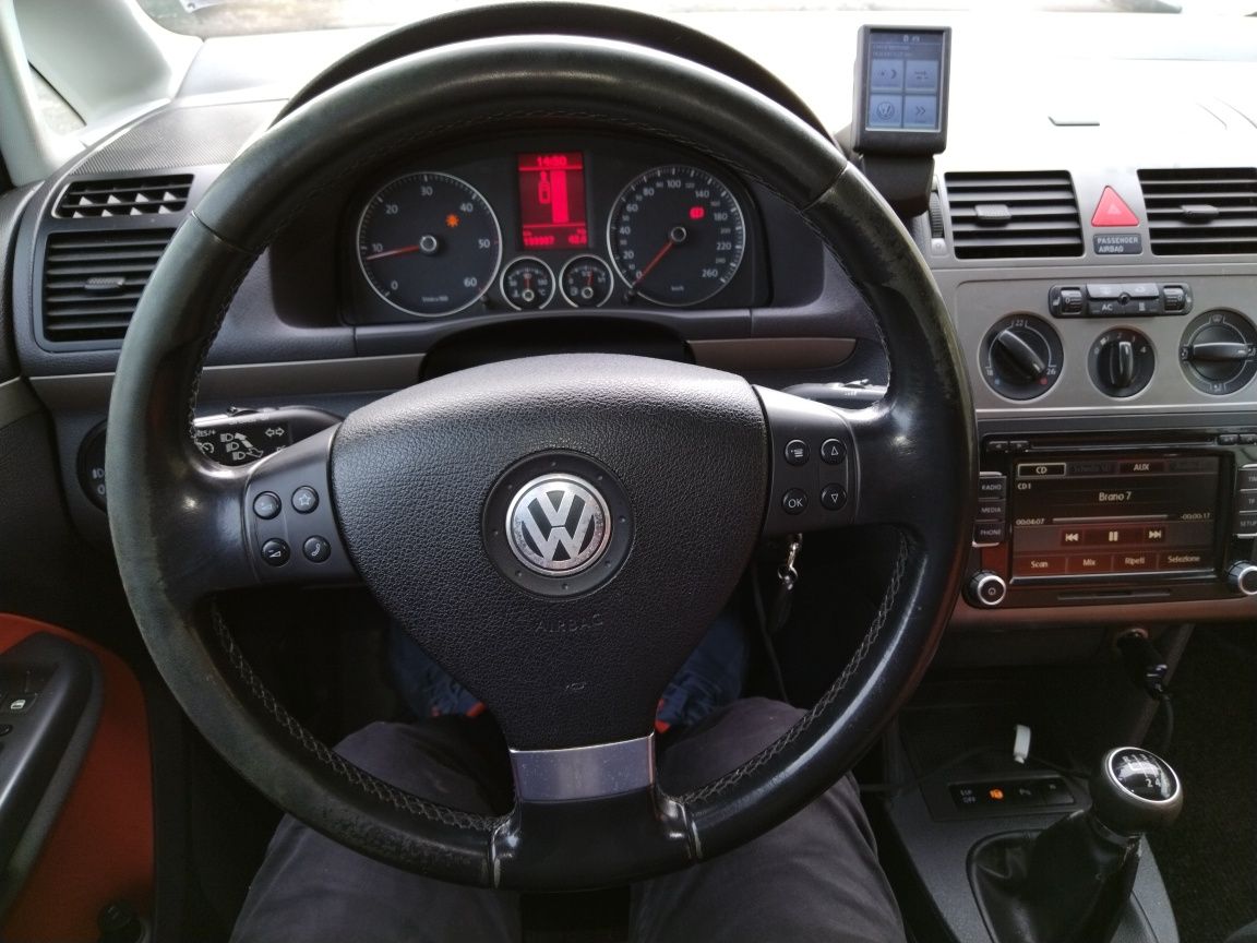 Продавам  VW Cross Tuaran 2.0 tdi 170 cv