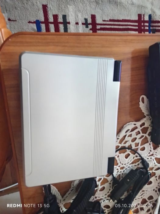 Se vând doua dvd playere la set