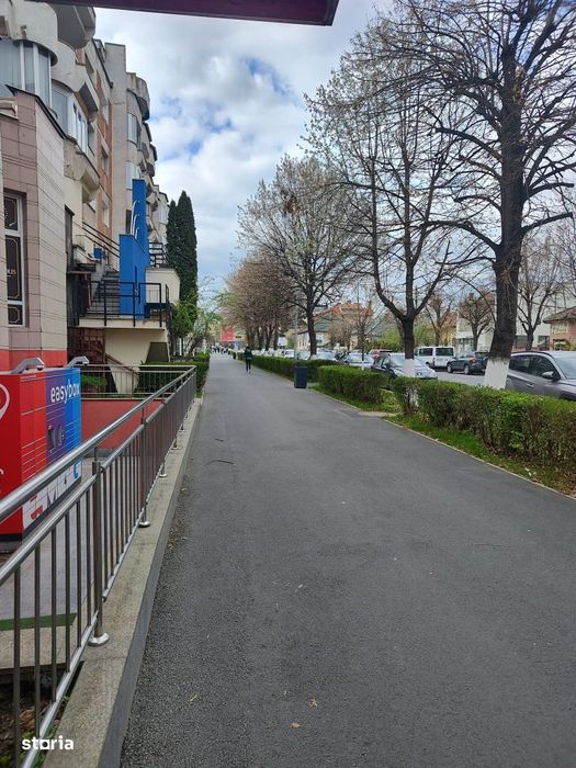 De închiriat spațiu comercial, ultracentral,zona Policlinica