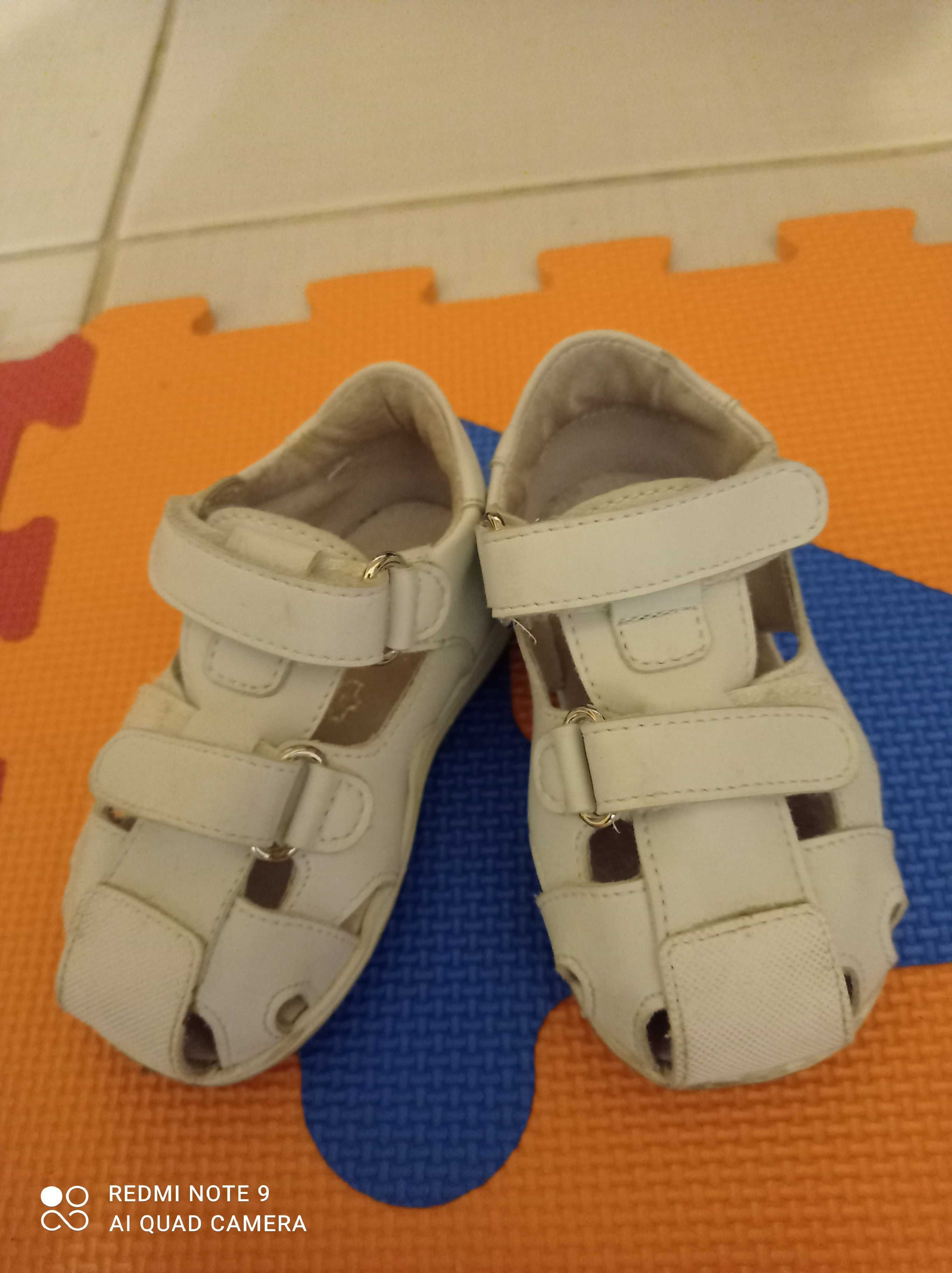 Бебешки сандали на Колев и Колев