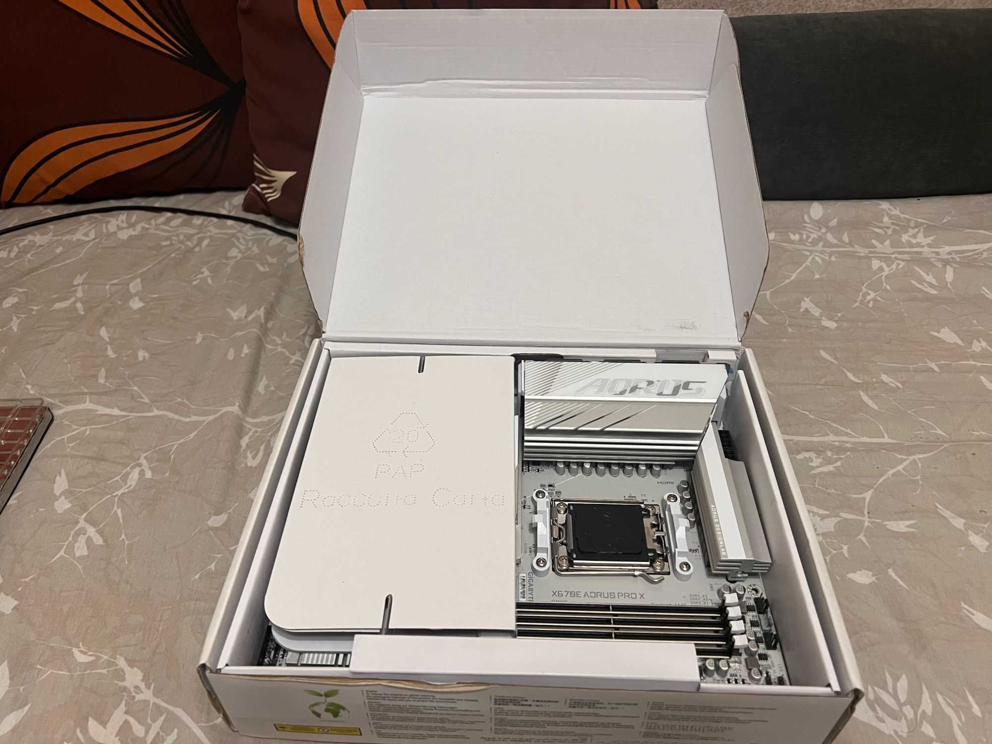 Gigabyte X670E Aorus Pro X