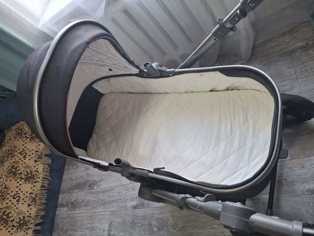 Продам коляска Ining baby. 2 В 1. В ОТЛИЧНОМ СОСТОЯНИИ.