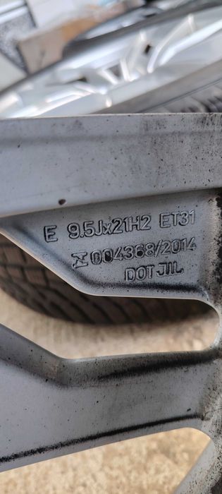 Оригинални джанти от Ауди SQ7 със зимни гуми