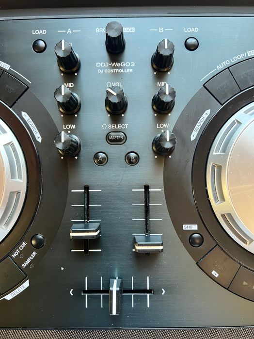 Consola/Controller  Dj Pioneer  DDJ WEGO 3  / Impecabila + Căști Bonus