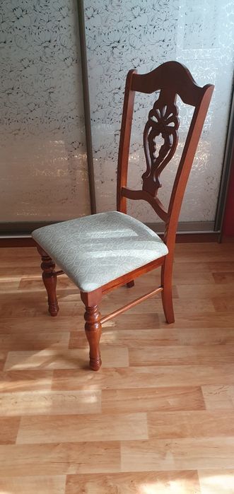Продам стулья два штуки.