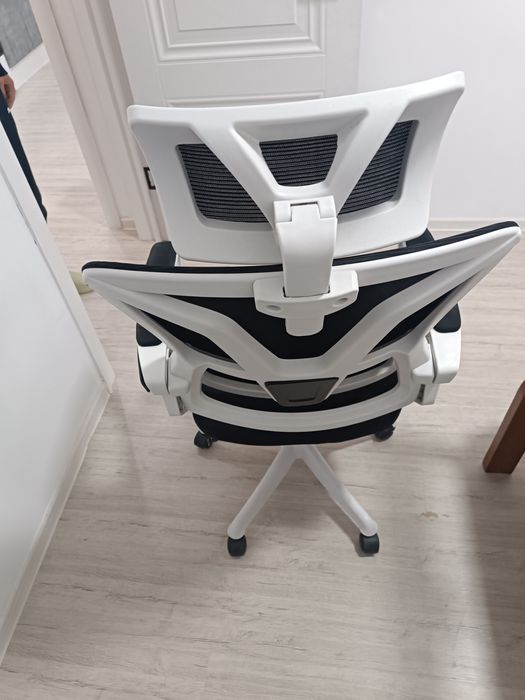 Продам стул компьютерный в отличном состоянии все работает