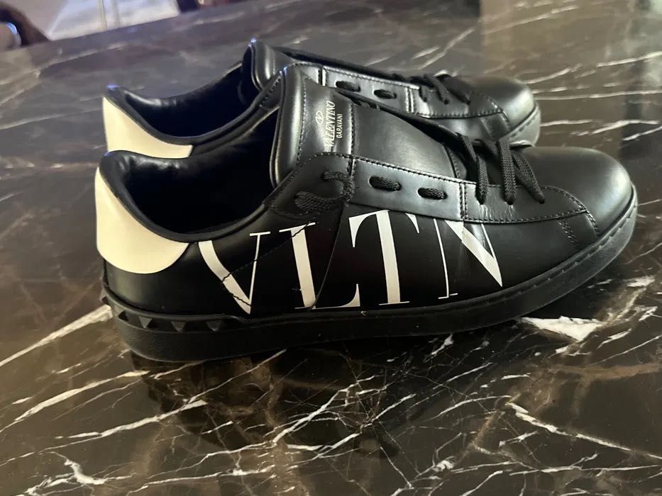 Мъжки обувки Valentino