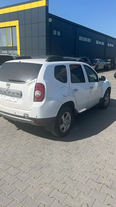 Dezmembram Dacia Duster 1.5 diesel 4x4 din 2011