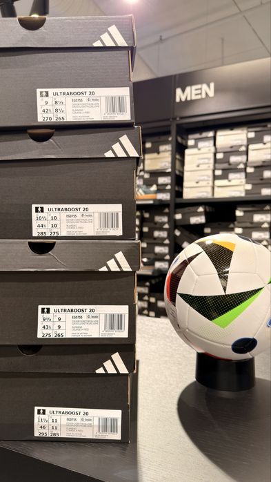 Adidas original Ultraboost 20 ( 42.2/3 - 46.2/3 )