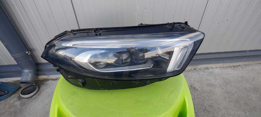 far dreapta mercedes cla 2021