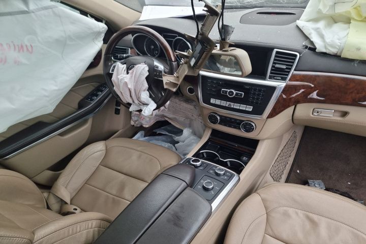 Dezmembrez Mercedes GL 500 GLS AMG X166 , an 2014, motor 4.7 benzina bi-turbo cod OM 278 dezmembrari piese jante aliaj r21