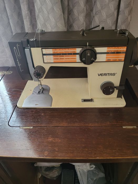 Швейная машинка Веритас