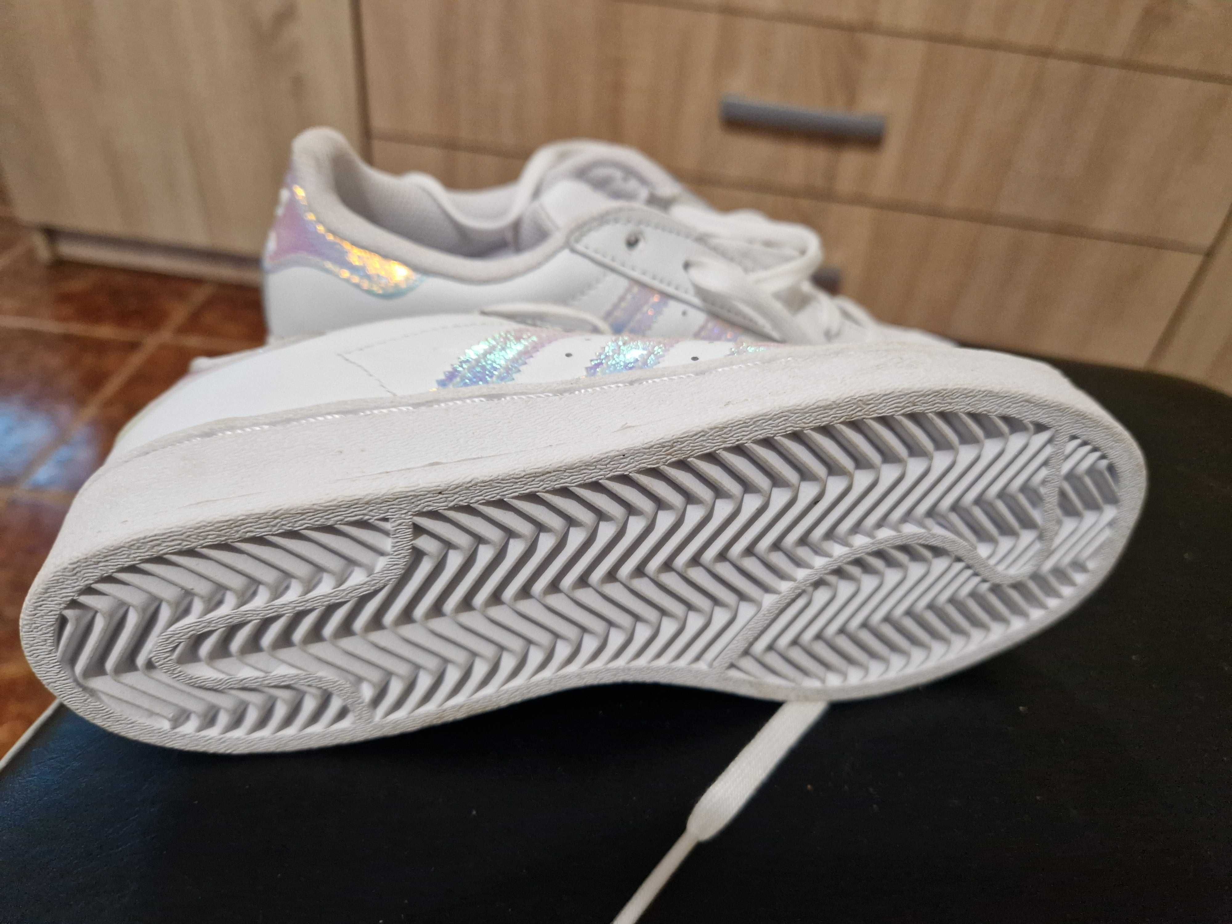 Маратонки adidas superstar