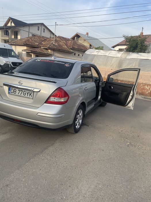 Vând Nissan Tiida