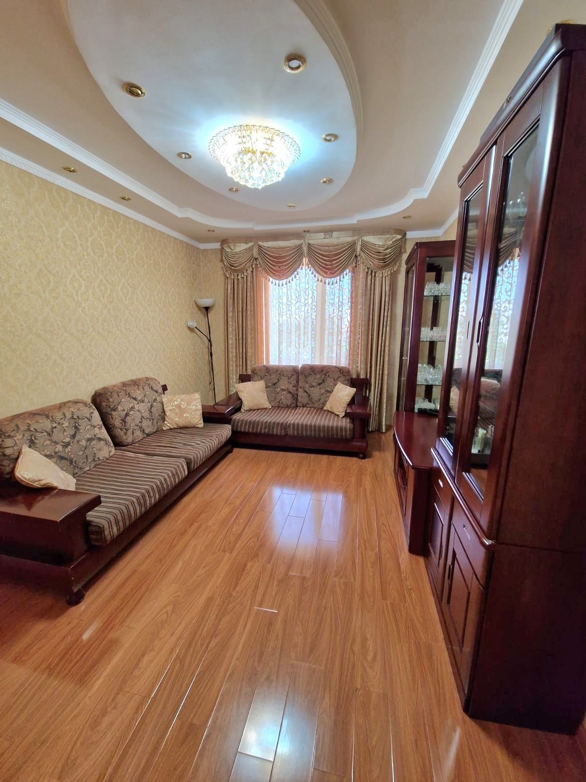 Продам улучшенную 5-комнатную квартиру