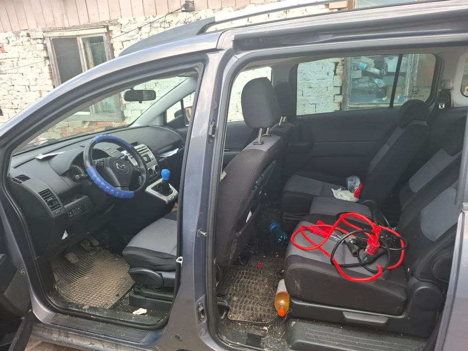 Vand sau schimb Mazda 5