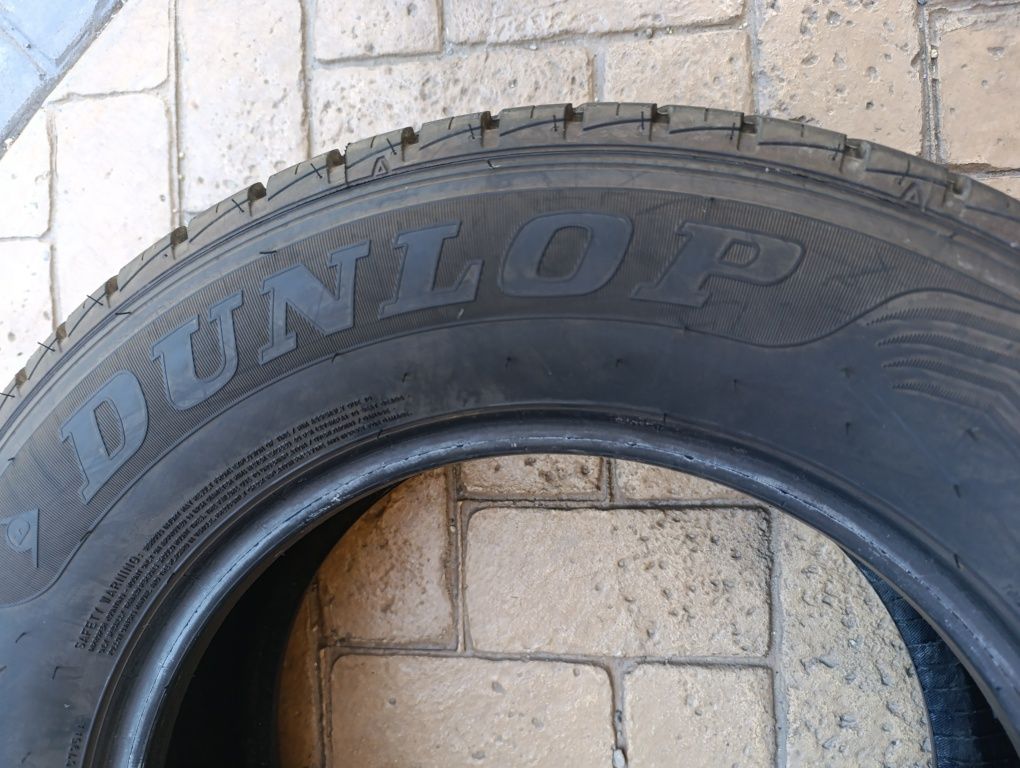 Гуми за Микробус 235/65/16 С Dunlop 9мм.