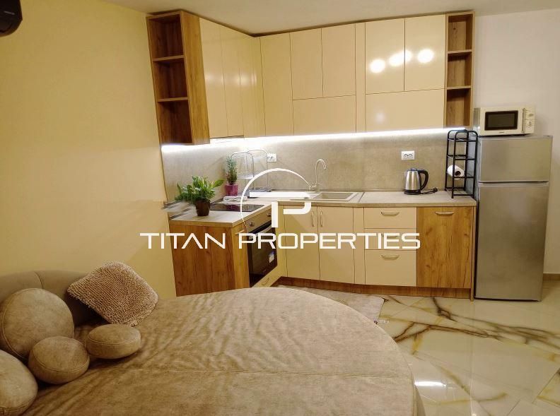 Дава се под наем Двустаен апартамент в Варна, ВИНС - 45 кв.м за 425 € - Снимка #1