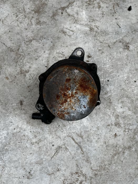 Вакуум помпа бмв е90 е91 е92 е87 м47 120д 320д е60 520д 163кс 231кс