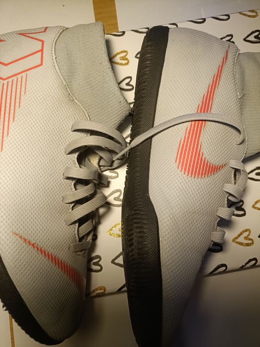 Ghete de fotbal Nike mercurial mărimea 39,pentru sintetic/sala