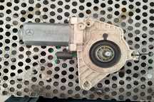 Motoras macara geam fata dreapta 996137102 Mercedes-Benz A-Class W169