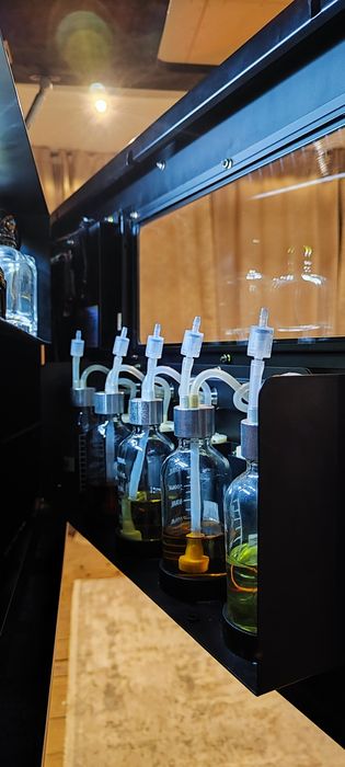 Вендинговый парфюмерный аппарат