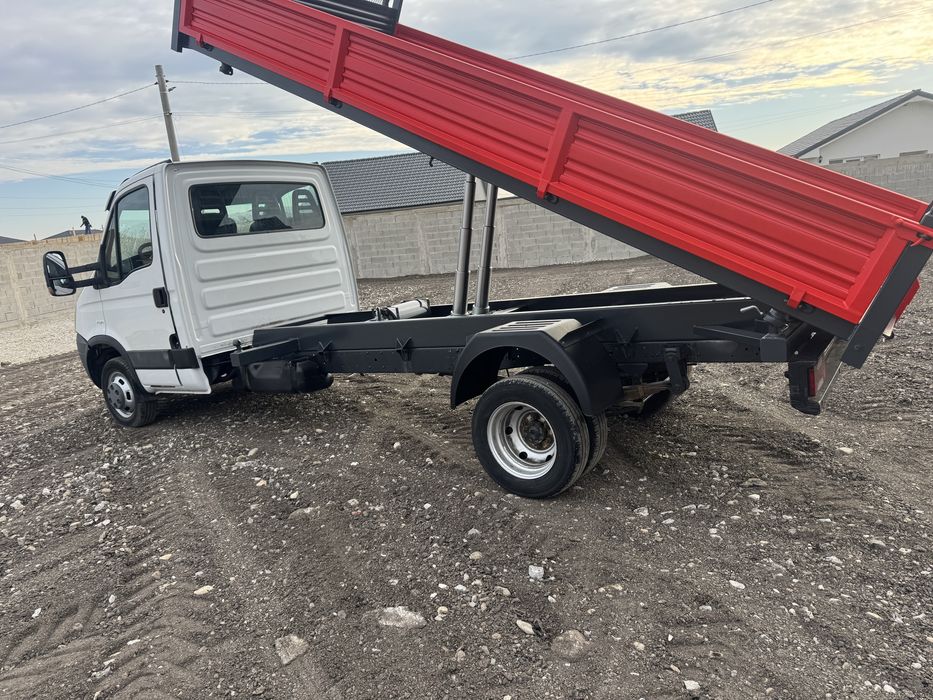 Iveco basculabil cu 2 cilindri pe 3 parti