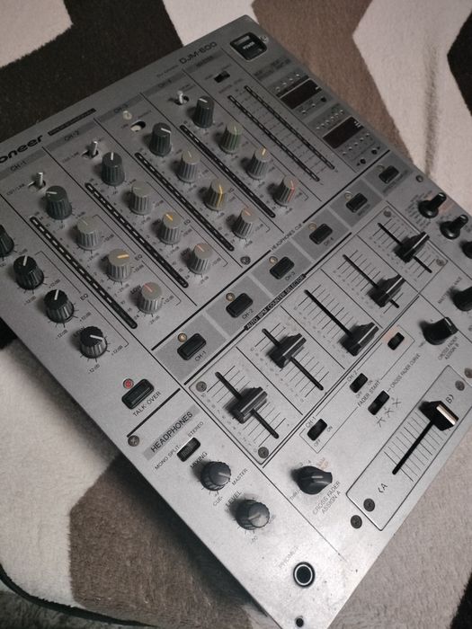 Pioneer DJM • 600