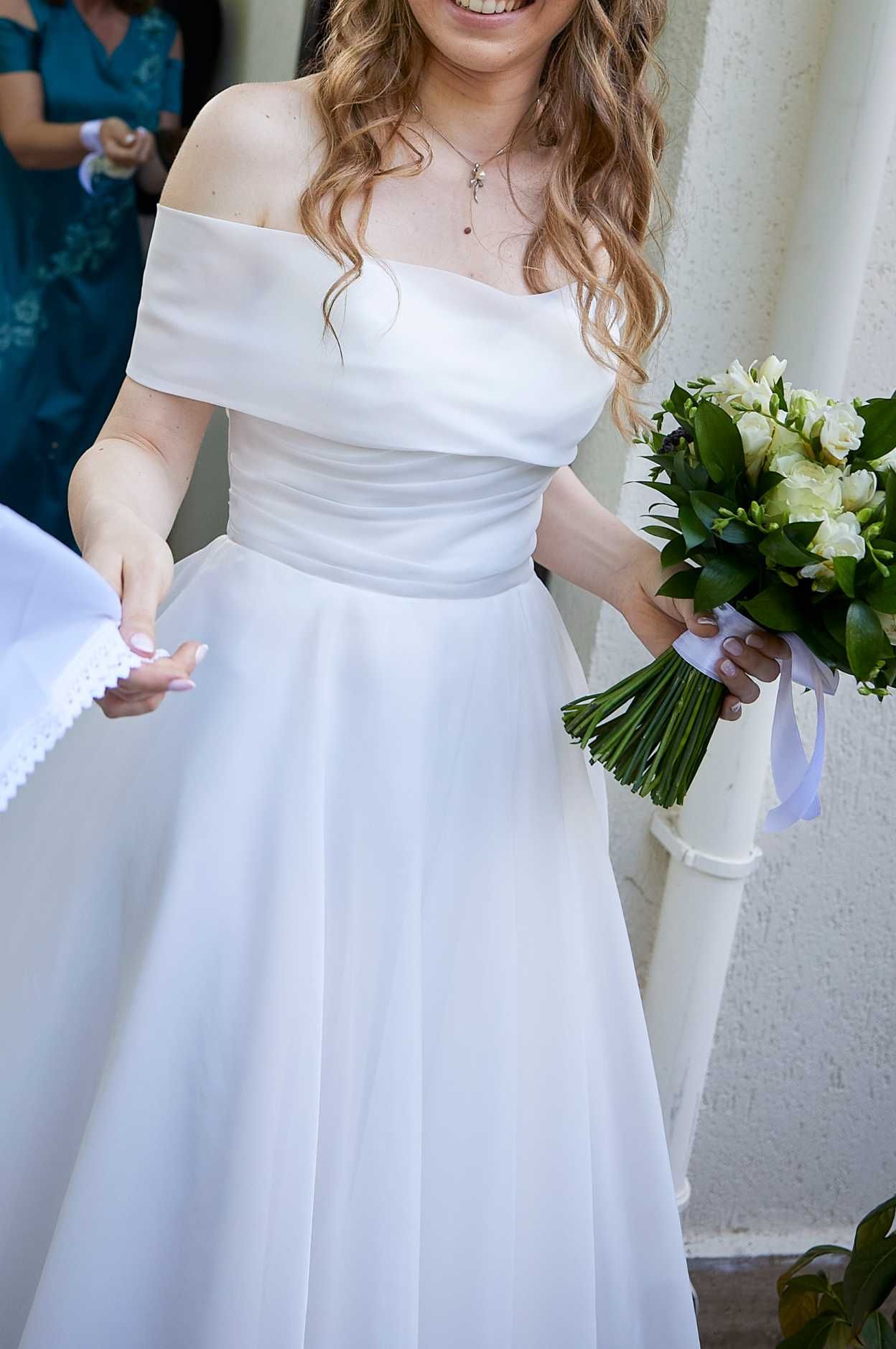 Сватбена рокля със сърцевидно деколте Lovely