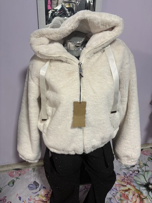 Blanita alba superba