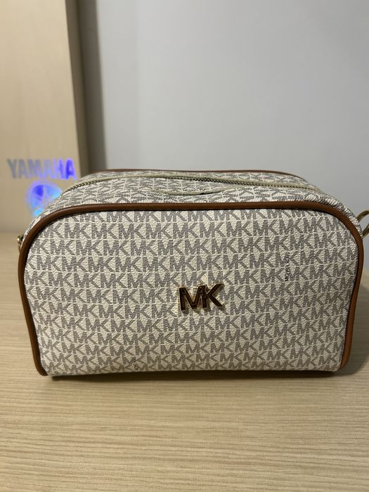Чанта Michael kors