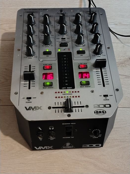 Mixer Behringer Pro Mixer vmx200