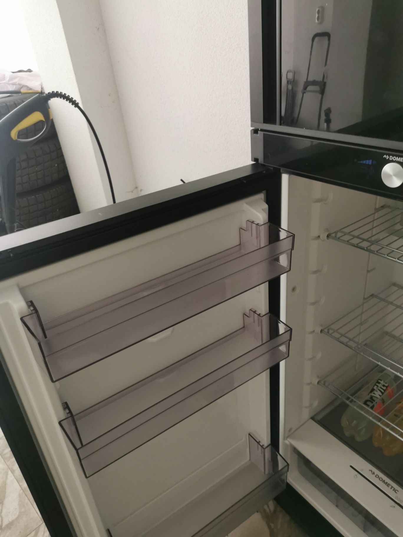 Хладилник Dometic 12v. ИНВЕРТОР ЕН