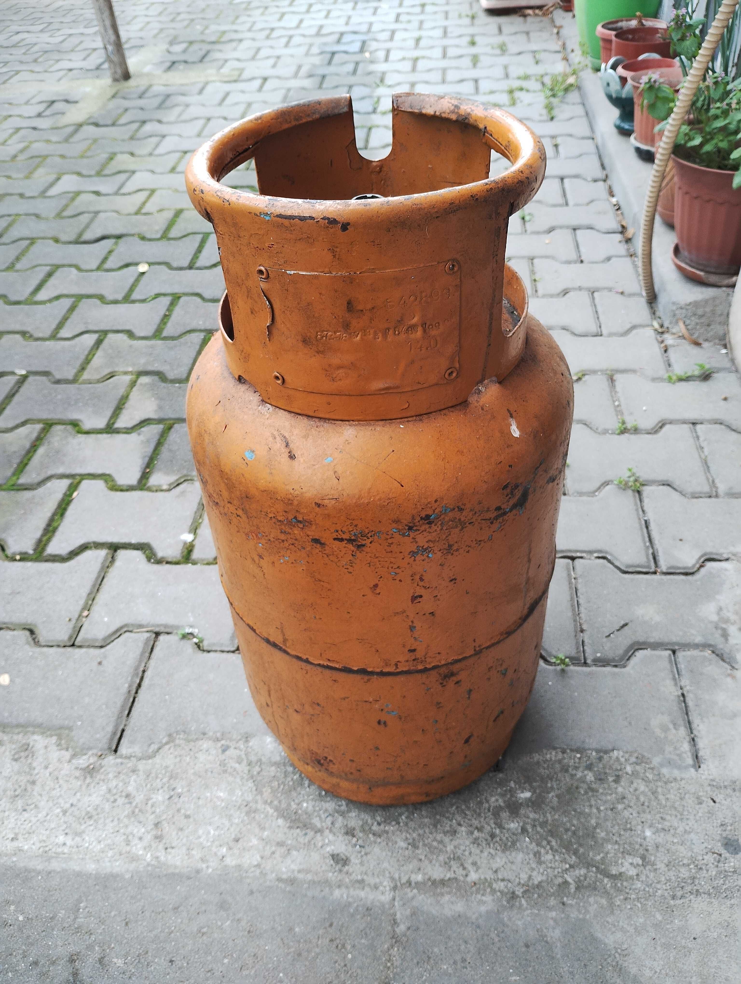 Продава газови бутилки 2 бр.