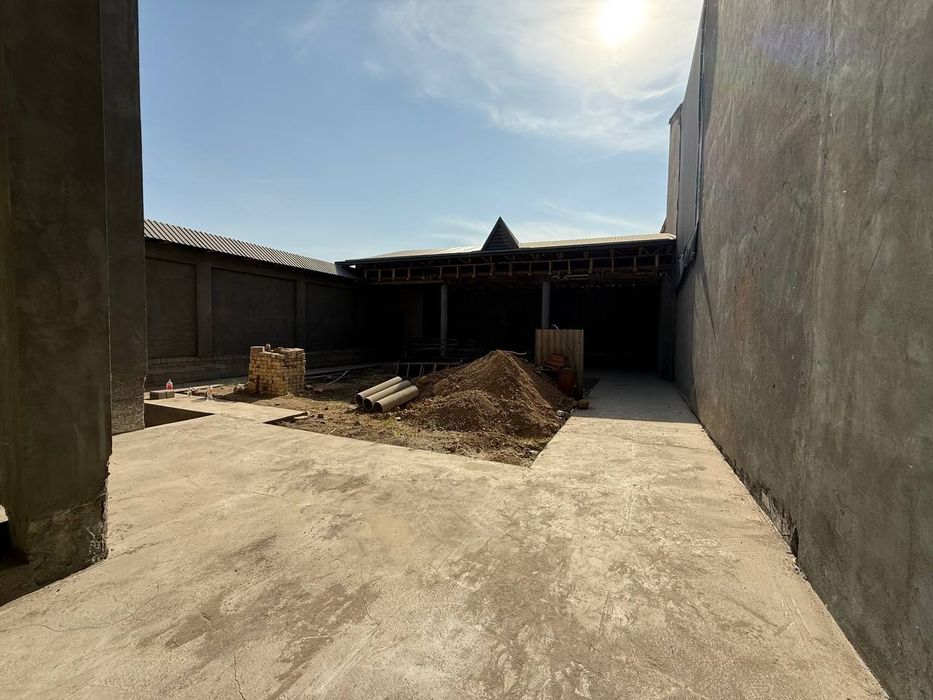 Продаётся Участок 3,5 соток Коробка 9 комнат от поста 2 километра