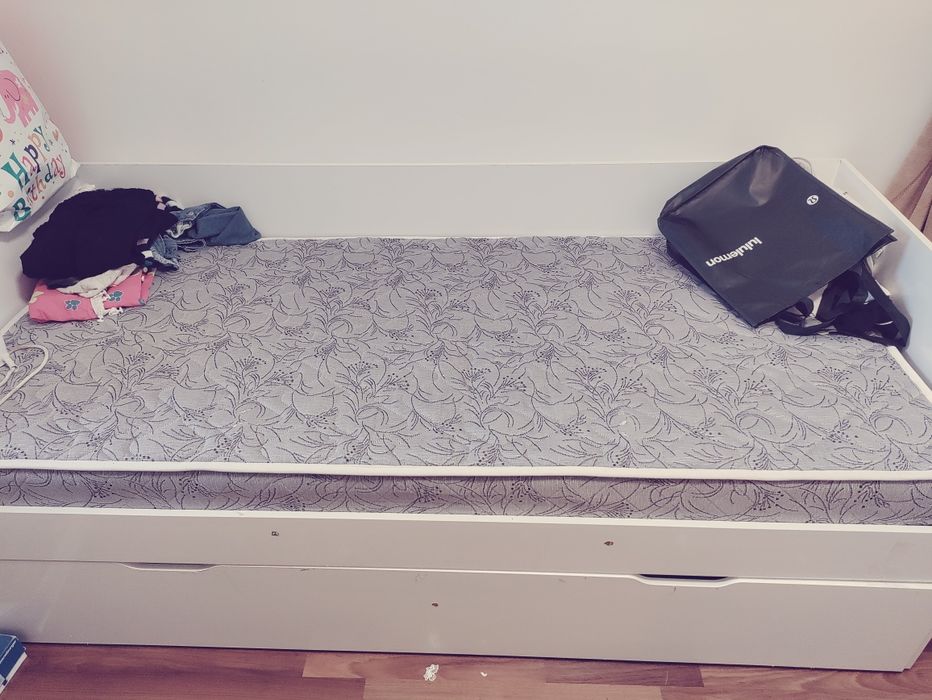 Легло тип сандвич