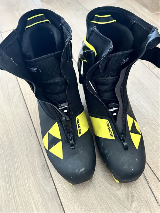 Лыжи беговые, палки, крепления, ботинки