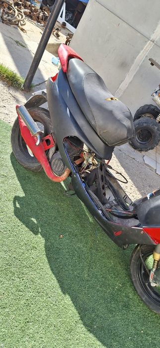 Vand scuter Peugeot buxy ,ludix,speedake ,Yamaha,honda,pt piese