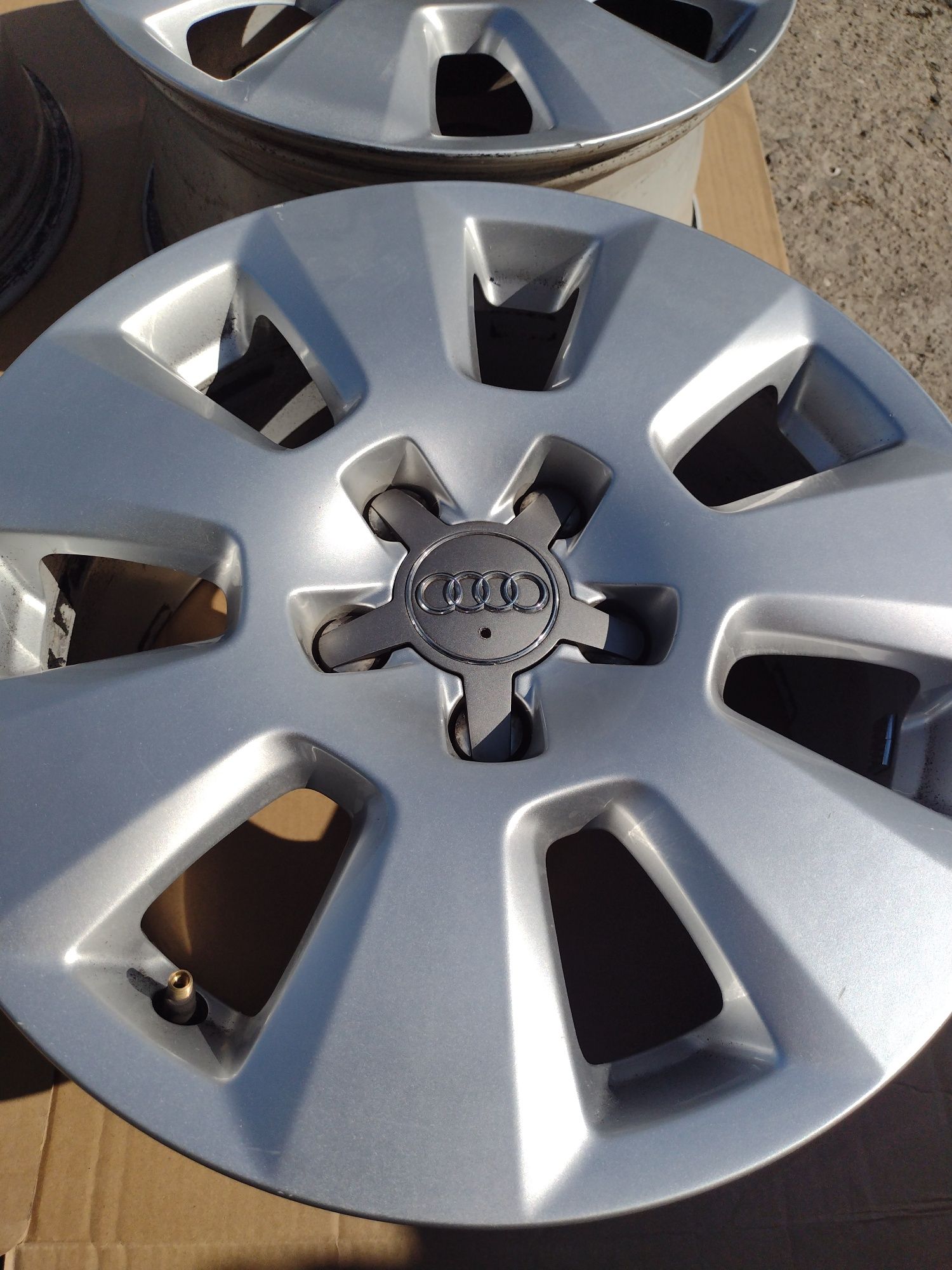 Перфектни 16-5х112 ЕТ37  7.5j Audi A6 4F