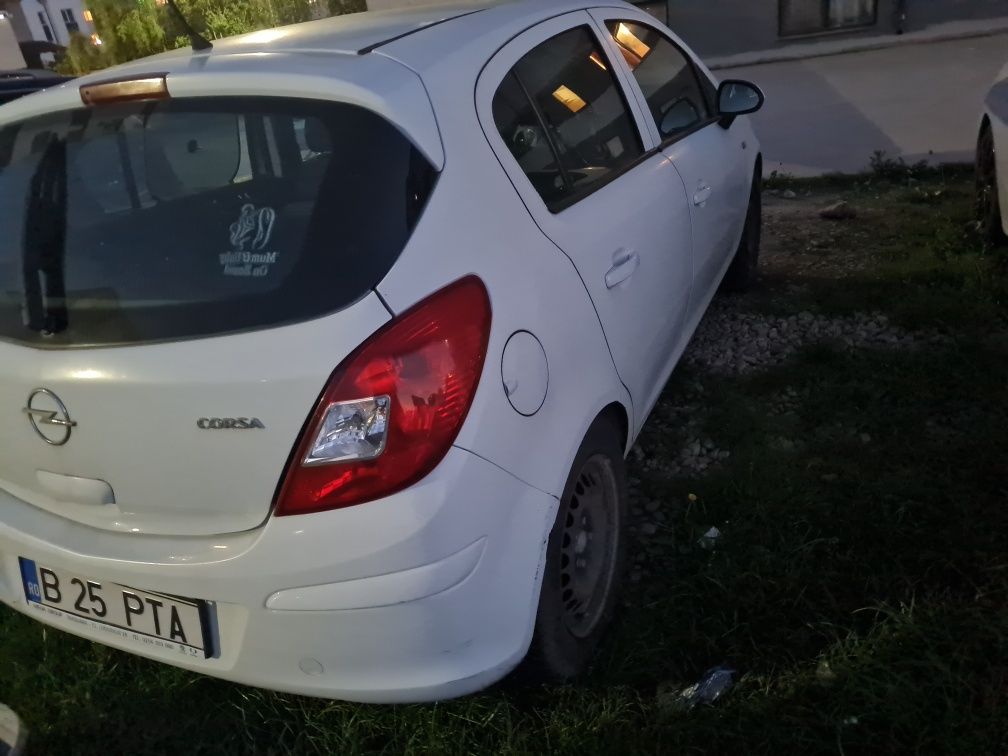 Vând Opel corsa d 2008