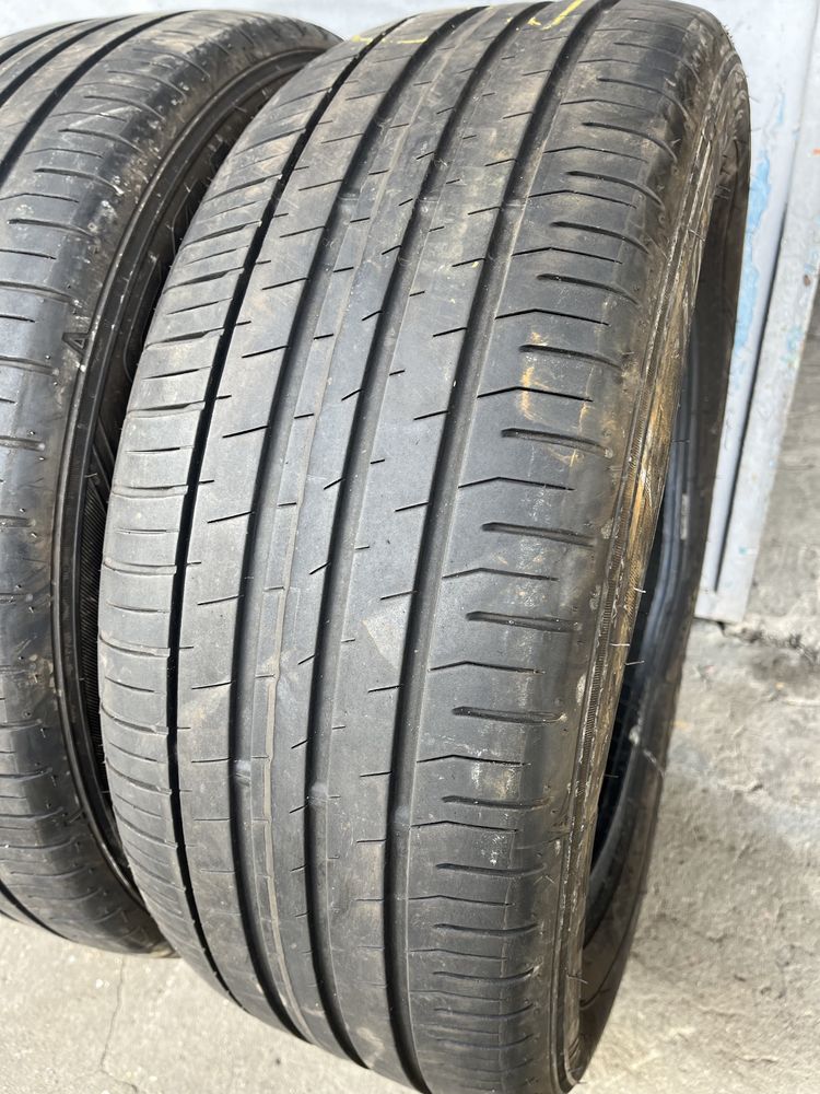 2 бр. летни гуми 215/55/17 Falken DOT 0122 4,5 mm