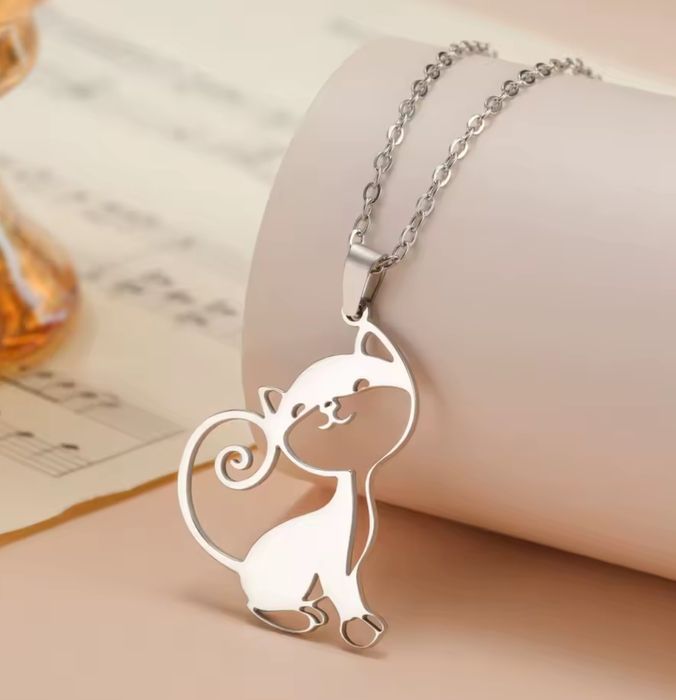 Дамско колие със синджирче