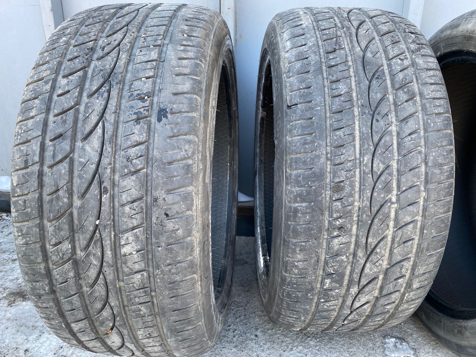 Шины 275/40R20..