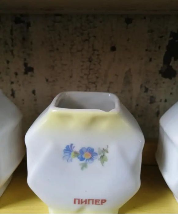 Сервиз за подправки +поставка