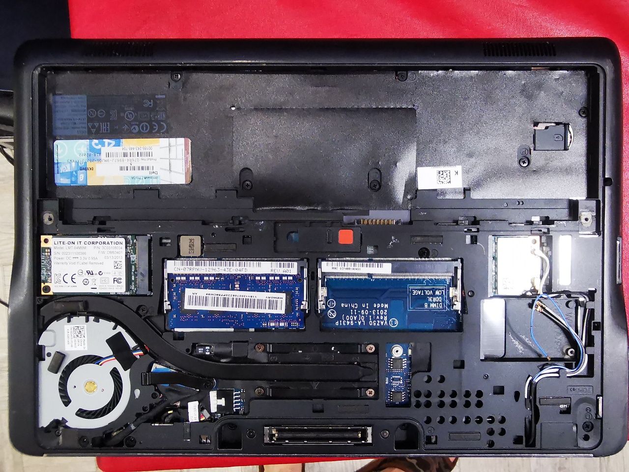 Dell  Latitude E5430 E6420  E7240, E6440 și E6330